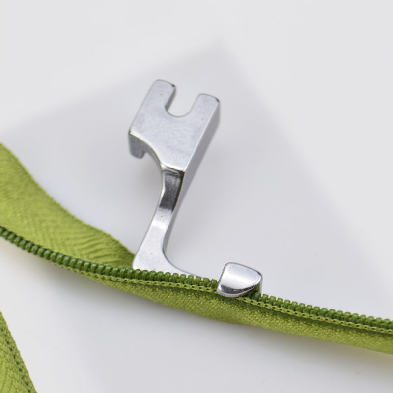 C型不可視ジッパー押さえ金具　片側ジッパー押さえ金具　S51 - Zipper Foot Presser のレビューと価格